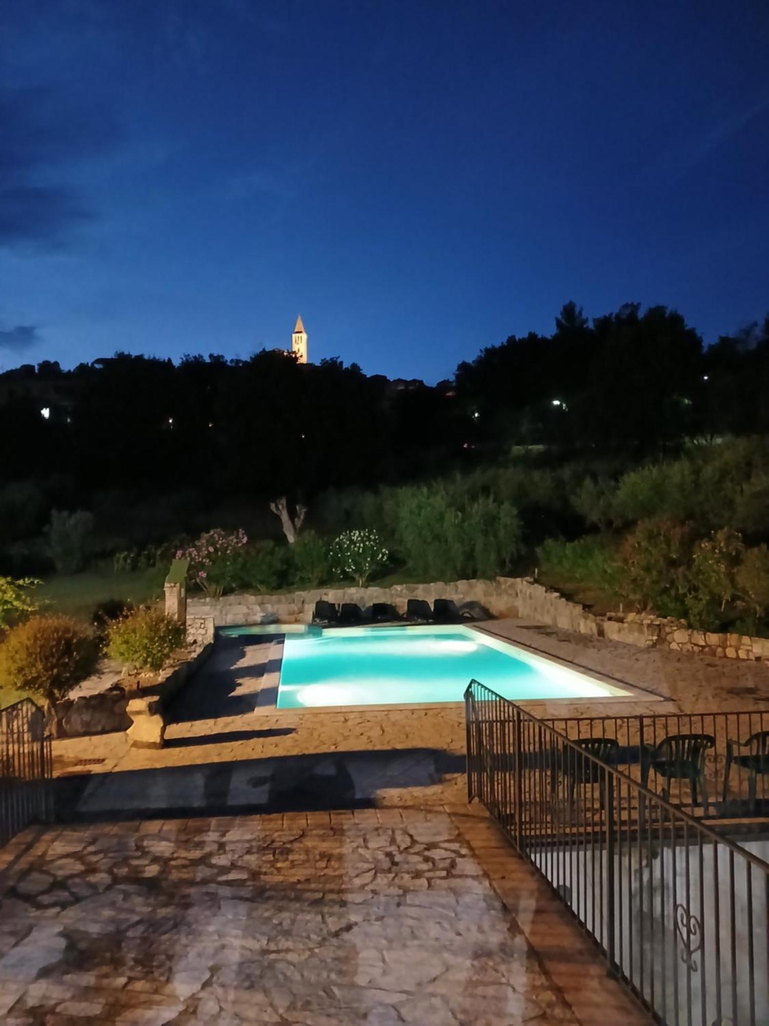 Agriturismo Camera Rosa Тоди Экстерьер фото